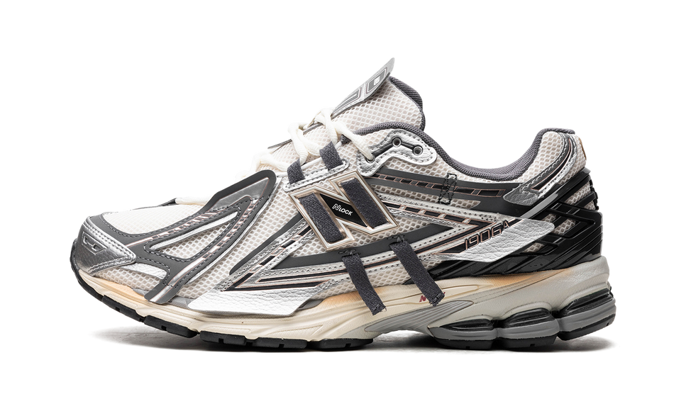 New Balance 1906A Tech Explosion M1906AD SneakerMood Side view, toe pointing left