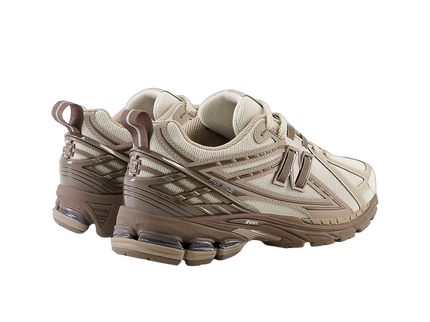 New Balance 1906R Driftwood Dark Mushroom M1906RHD SneakerMood Pair, rear three-quarter view