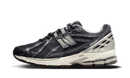 New Balance 1906R Eclipse M1906RCA SneakerMood Side view, toe pointing left