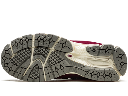 New Balance 2002R Bordeaux M2002RHA SneakerMood Outsole view
