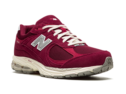 New Balance 2002R Bordeaux M2002RHA SneakerMood Front three-quarter view