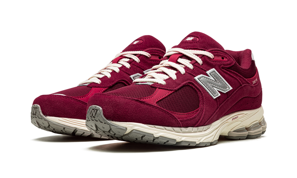 New Balance 2002R Bordeaux M2002RHA SneakerMood Pair, front three-quarter view