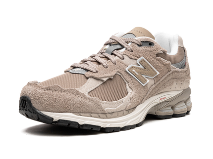 New Balance 2002R Protection Pack Driftwood M2002RDL SneakerMood Front three-quarter view