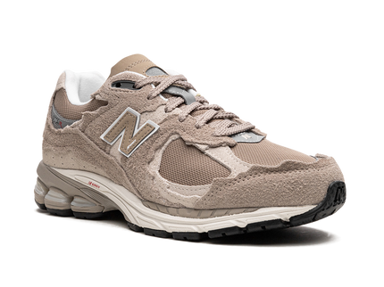New Balance 2002R Protection Pack Driftwood M2002RDL SneakerMood Front three-quarter view