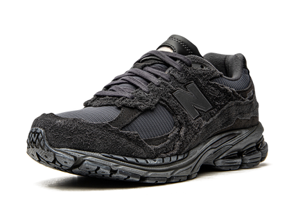 New Balance 2002R Protection Pack Phantom M2002RDB SneakerMood Front three-quarter view