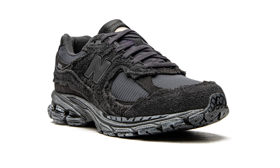 New Balance 2002R Protection Pack Phantom M2002RDB SneakerMood Front three-quarter view
