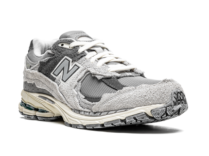 New Balance 2002R Protection Pack Rain Cloud M2002RDA SneakerMood Front three-quarter view