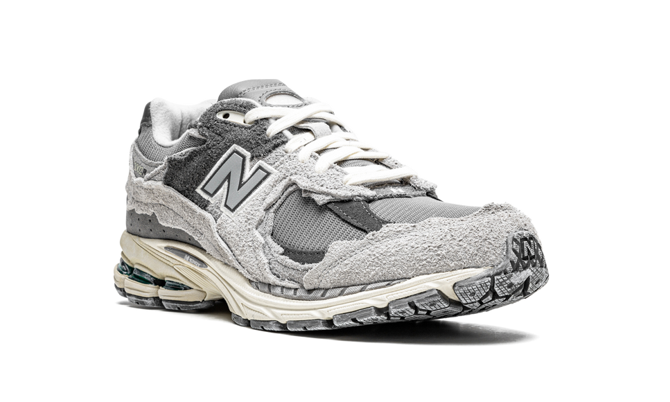 New Balance 2002R Protection Pack Rain Cloud M2002RDA SneakerMood Front three-quarter view
