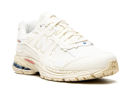 New Balance 2002R Protection Pack Sea Salt M2002RDC SneakerMood Front three-quarter view