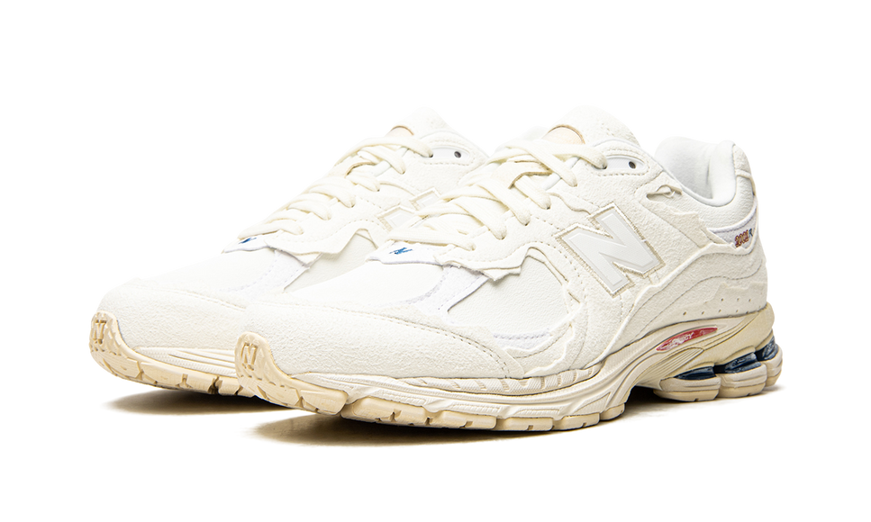 New Balance 2002R Protection Pack Sea Salt M2002RDC SneakerMood Pair, front three-quarter view