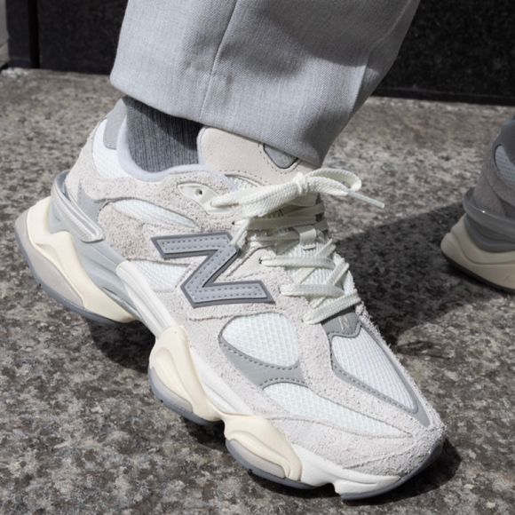 New Balance 9060 Moonbeam Sea Salt - SneakerMood 