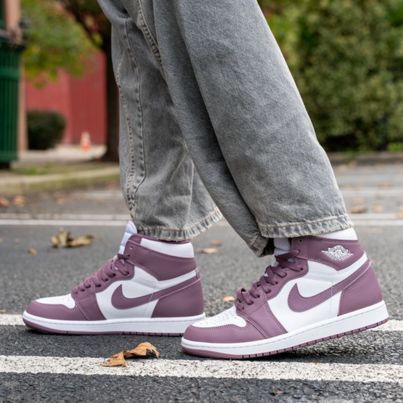 Nike Air Jordan 1 High 'Mauve' - SneakerMood 