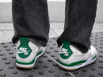 Nike Air Jordan 4 x Nike SB Pine Green