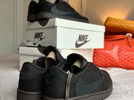 Travis Scott x Air Jordan 1 Low OG 'Velvet Brown'
