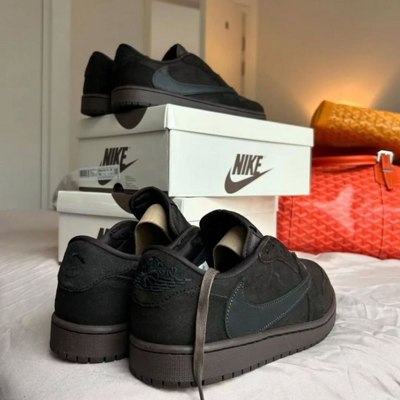 Travis Scott x Air Jordan 1 Low OG 'Velvet Brown'