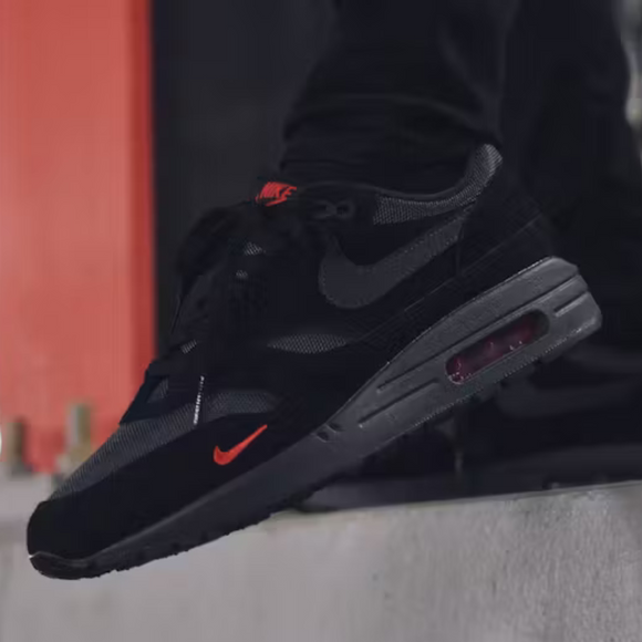 Nike Air Max 1 Bred 2023 - SneakerMood 