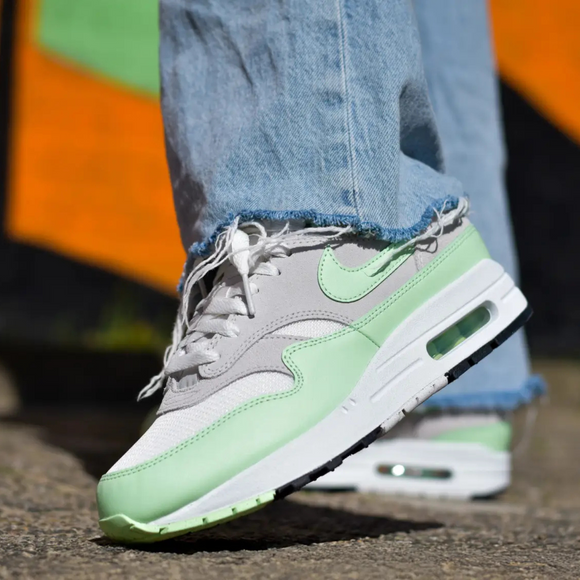 Nike Air Max 1 Essential "Vapor Green"