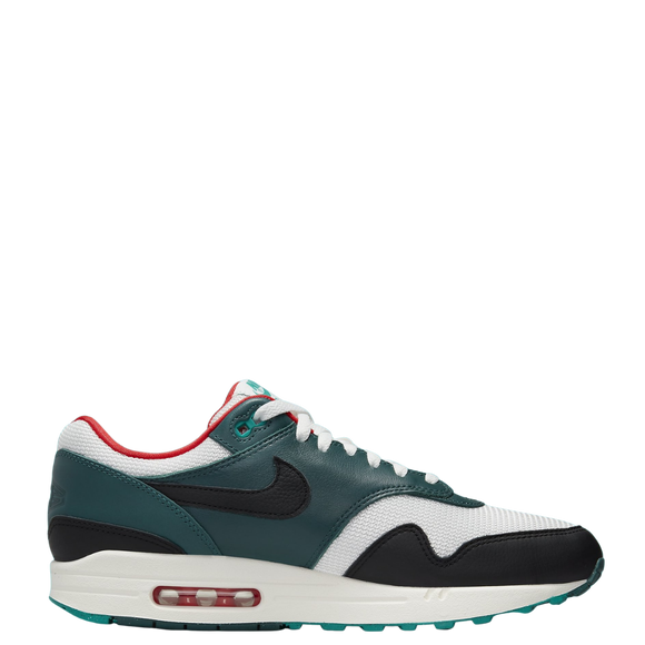 Nike Air Max 1 Liverpool x Lebron