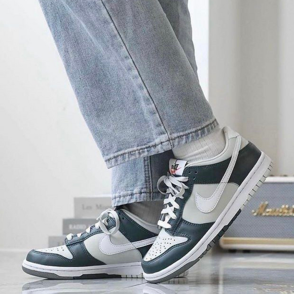 Nike Dunk Low GS 'Deep Jungle' - SneakerMood 