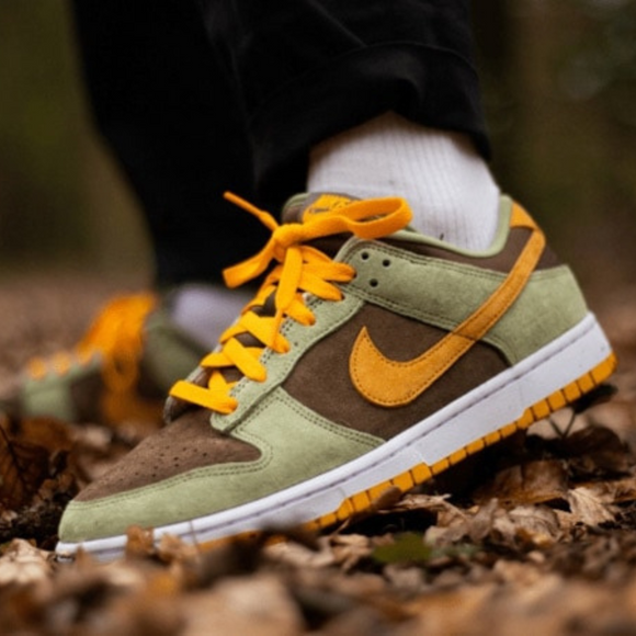 Nike Dunk Low SE 'Dusty Olive' - SneakerMood 
