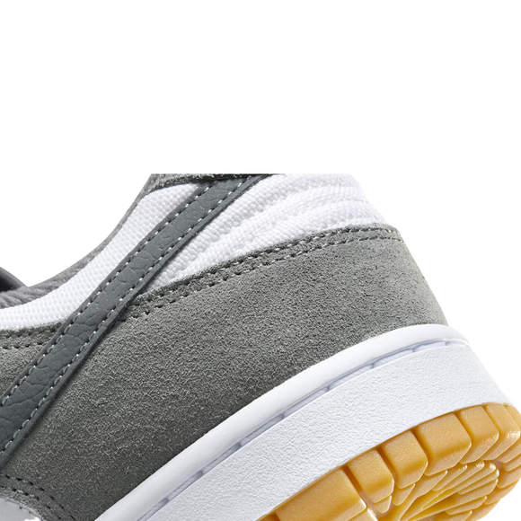 Nike Dunk Low 'Smoke Grey' - SneakerMood 
