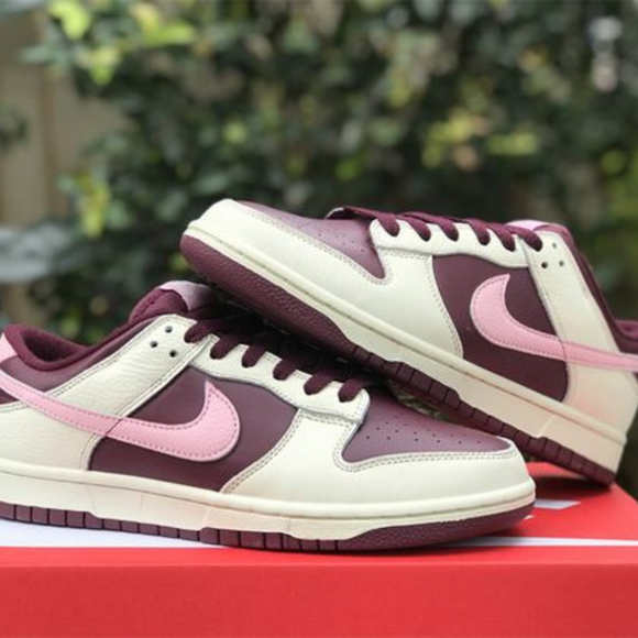 Nike Dunk Low " Valentines day " 2023