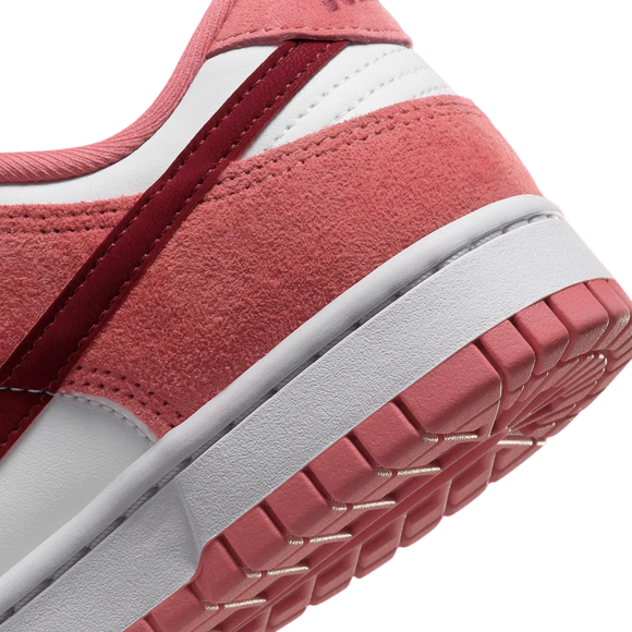 Nike Dunk Low WMNS 'Valentine's Day' - SneakerMood 