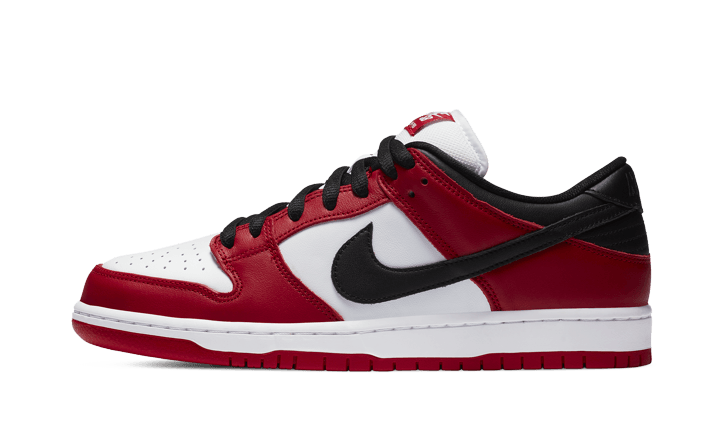 Nike SB Dunk Low Pro Chicago BQ6817-600 SneakerMood Side view, toe pointing left