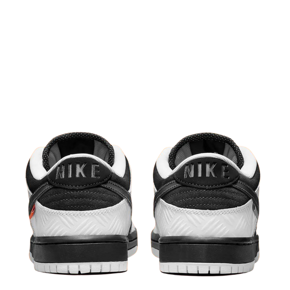 Nike SB Dunk Low x TIGHTBOOTH - SneakerMood 