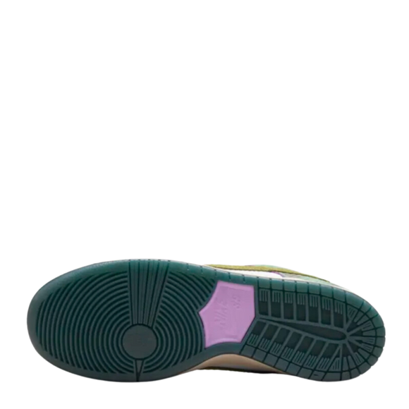 Nike SB x Alexis Sablone Dunk Low 'Chameleon'