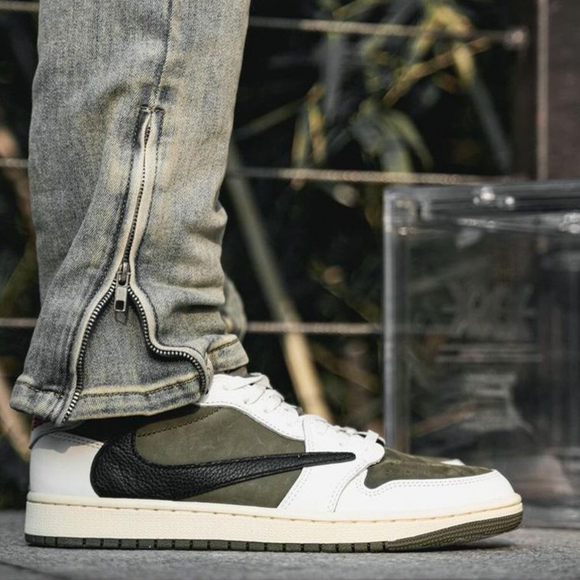 Nike Travis Scott x Air Jordan 1 Low OG 'Olive' 2024
