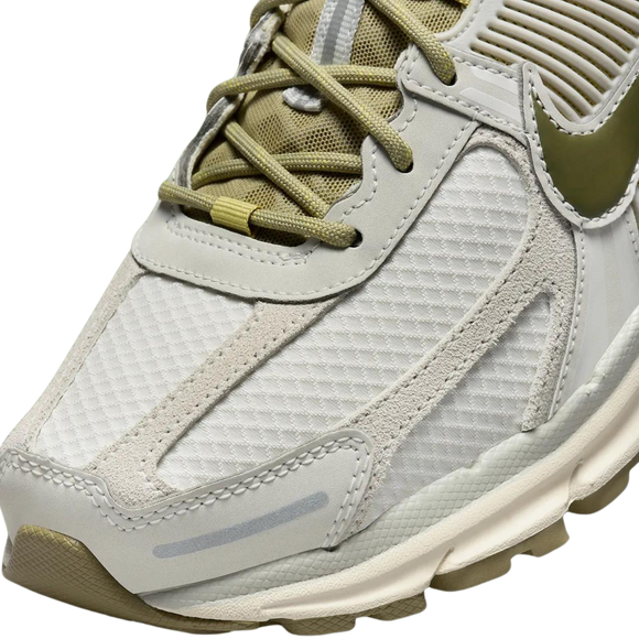 Nike Zoom Vomero 5 Light bone / Medium Olive - SneakerMood 