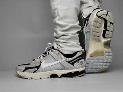Nike Zoom Vomero 5 Premium "Light Bone and Black"
