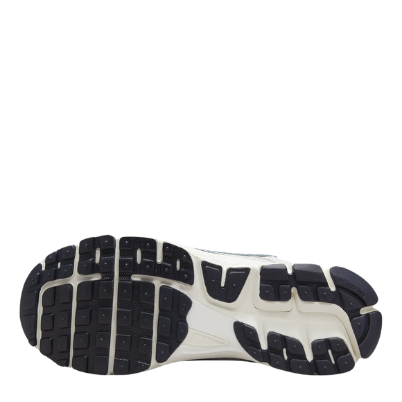 Nike Zoom Vomero 5 White / Metallic Silver