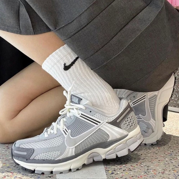 Nike Zoom Vomero Dark Grey W - SneakerMood 