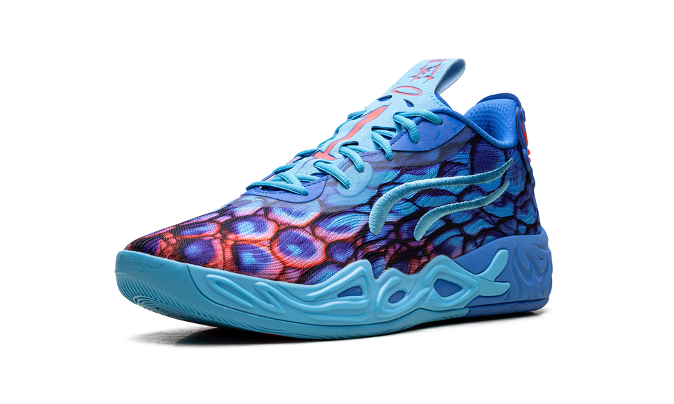 Puma LaMelo Ball MB.04 Lo Alien Skin 311318-01 SneakerMood Front three-quarter view