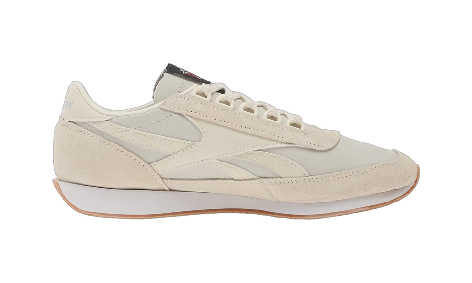 Reebok Camargue Alabaster Barely Grey 100230438 SneakerMood Side view, toe pointing right