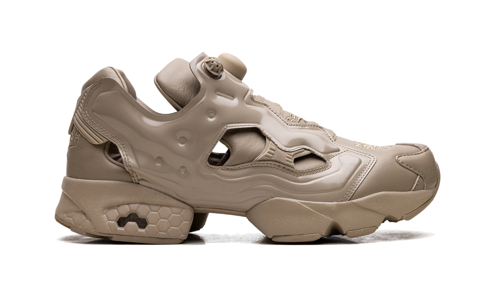 Reebok Instapump Fury 94 Needles Canvas 100207688 SneakerMood Side view, toe pointing right