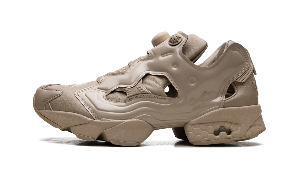 Reebok Instapump Fury 94 Needles Canvas 100207688 SneakerMood Side view, toe pointing left