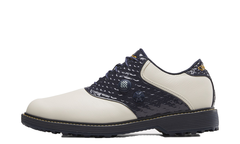 Reebok OG Pump Golf MANORS Navy Chalk 100239156 SneakerMood Side view, toe pointing left