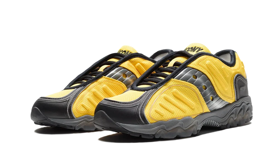 Saucony Matrix OG Yellow Black S70906-1 SneakerMood Pair, front three-quarter view