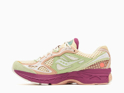 Saucony ProGrid Guide 7 Stan Birch S71070-2 SneakerMood Side view, toe pointing left
