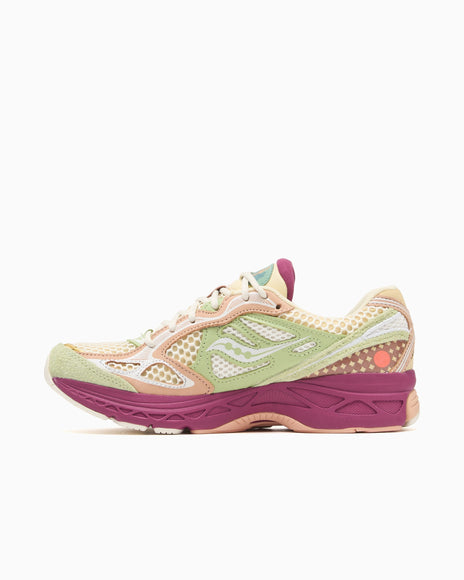Saucony ProGrid Guide 7 Stan Birch S71070-2 SneakerMood Side view, toe pointing left