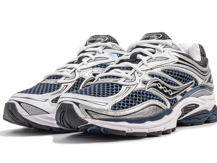 Saucony ProGrid Omni 9 Deep Navy S70739-41 SneakerMood Pair, front three-quarter view
