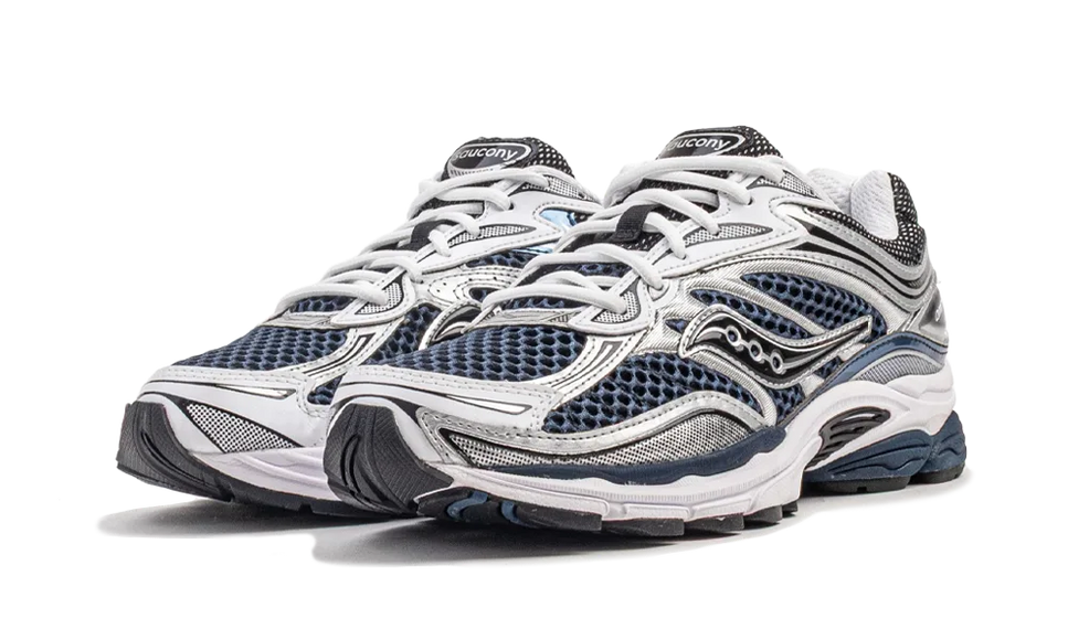 Saucony ProGrid Omni 9 Deep Navy S70739-41 SneakerMood Pair, front three-quarter view