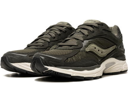 Saucony ProGrid Omni 9 Forest Green S70740-6 SneakerMood Pair, front three-quarter view