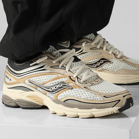 Saucony ProGrid Omni 9 Gold S70739-7 SneakerMood On feet, side view