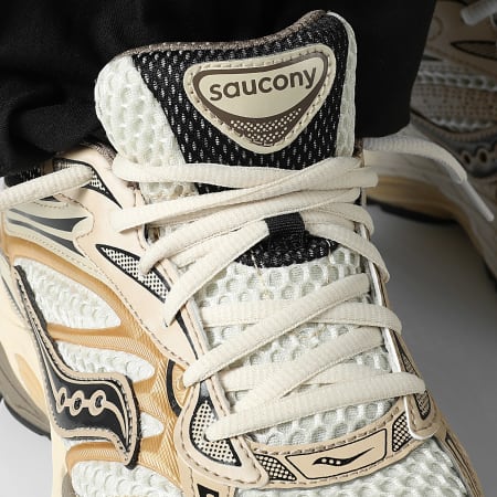 Saucony ProGrid Omni 9 Gold S70739-7 SneakerMood Upper and tongue detail