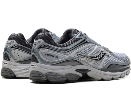 Saucony ProGrid Omni 9 Microchip S70739-8 SneakerMood Pair, rear three-quarter view