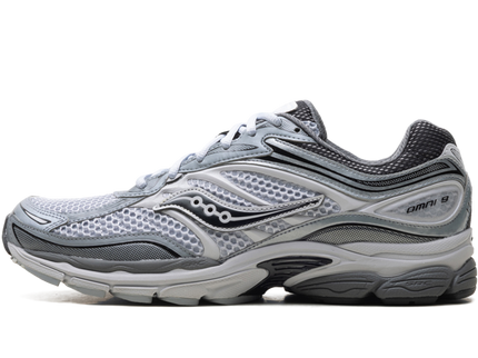Saucony ProGrid Omni 9 Microchip S70739-8 SneakerMood Side view, toe pointing left